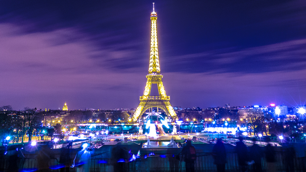 La Torre Eiffel simbolo di Parigi compie 126 anni. Inaugurata il