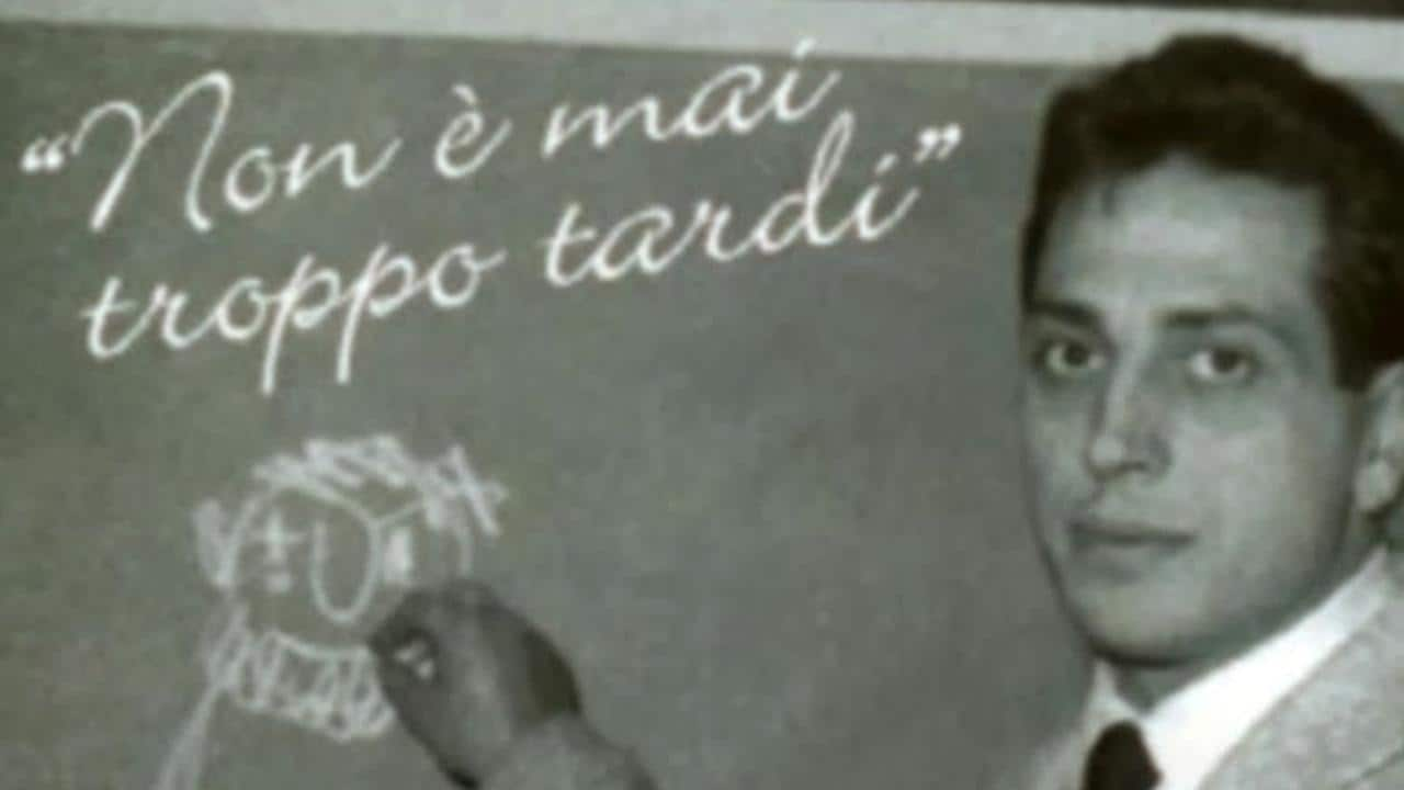 Al Maestro Manzi un francobollo dedicato da Poste Italiane, a 100 anni dalla nascita